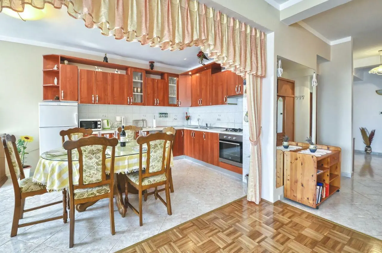 Apartment Pecirep Pula 0*,  Hırvatistan