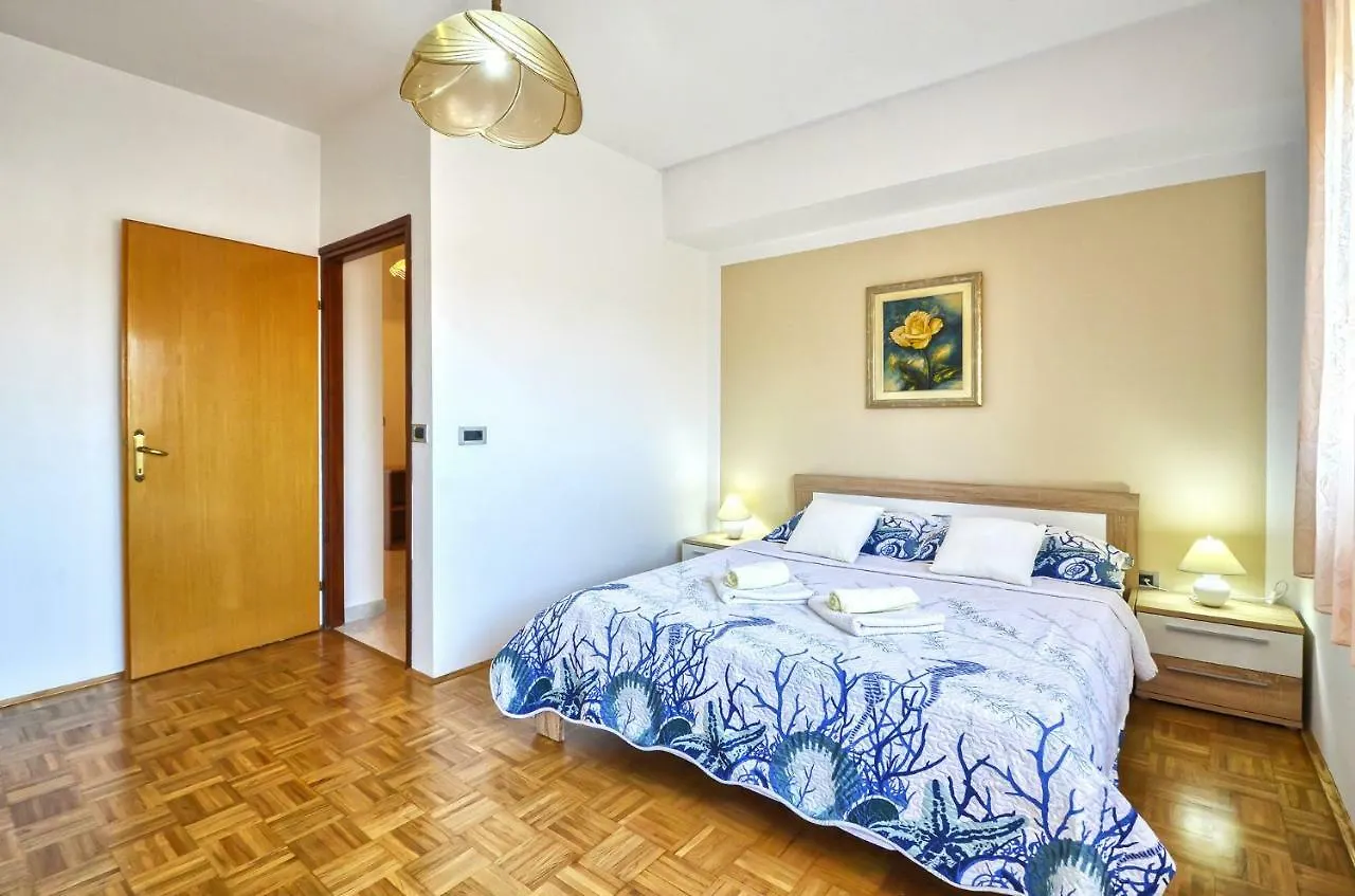 Apartment Pecirep Pula Hırvatistan