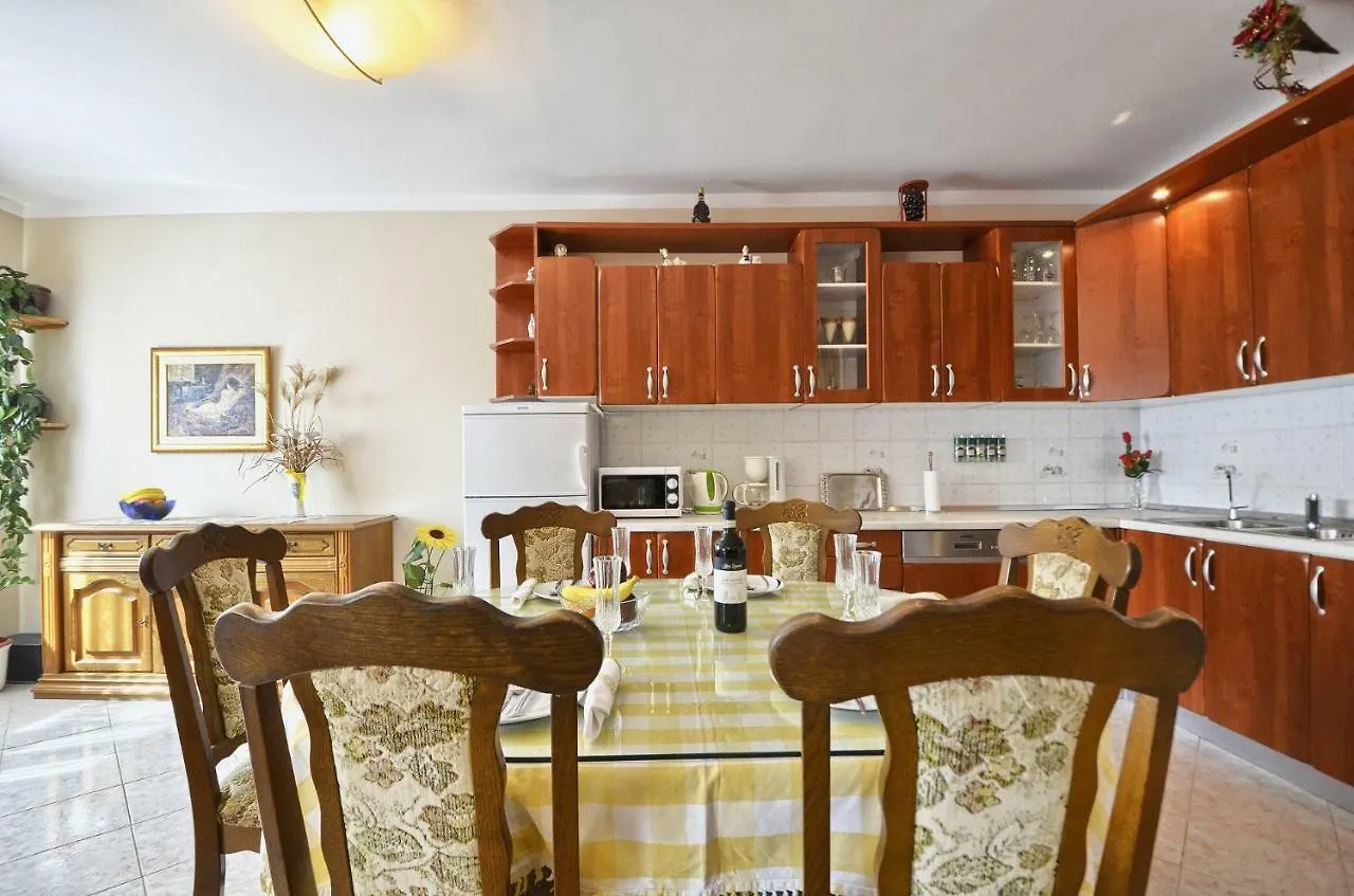Apartment Pecirep Pula
